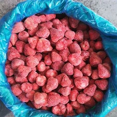 สตรอเบอร์รี่ในน้ำเชื่อมแช่แข็ง